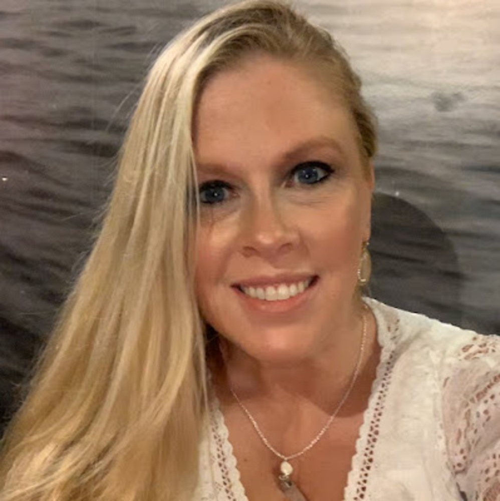 Meet your Posher, Kimberly kmc